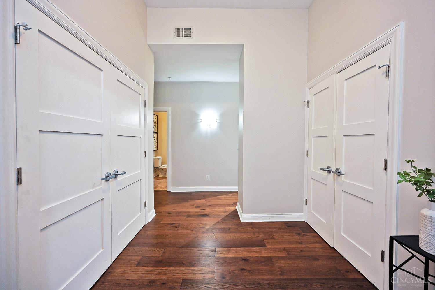 1326 Vine Street #B - 4