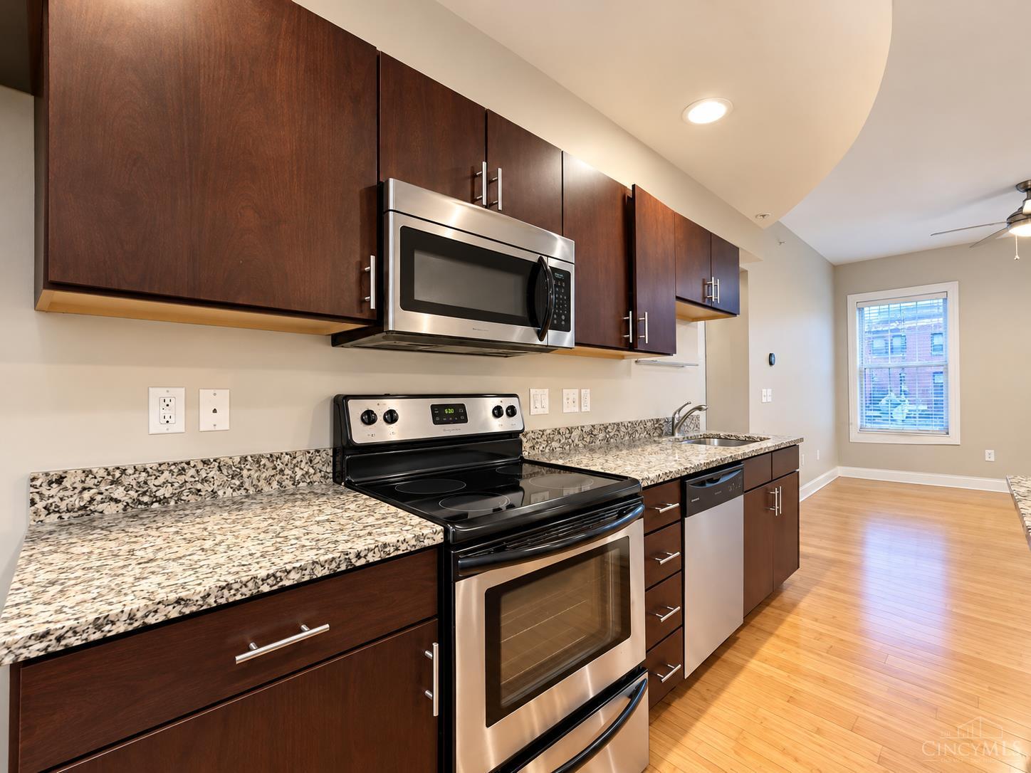 1338 Vine Street - Main