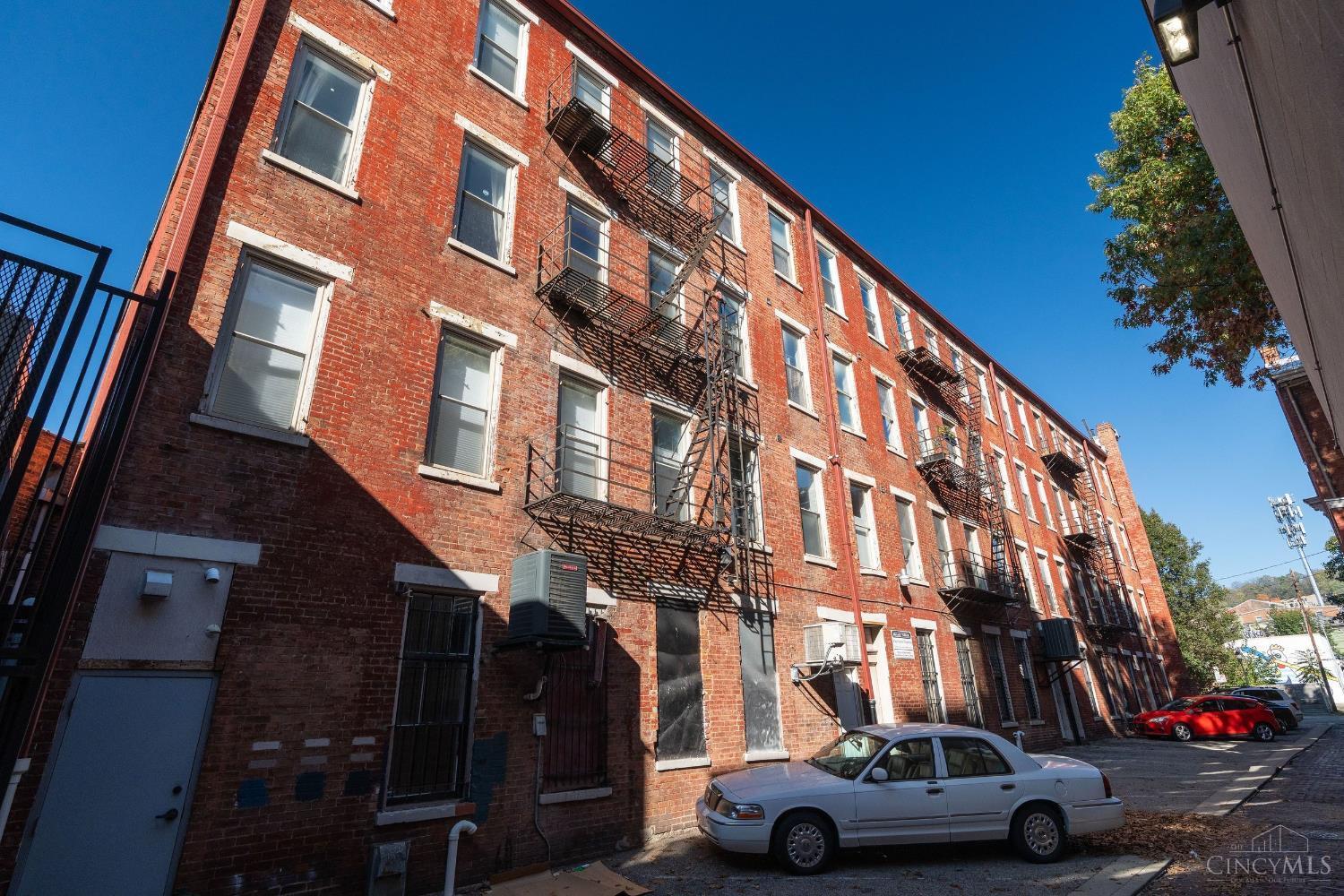 1420 Main Street #4-F - 2
