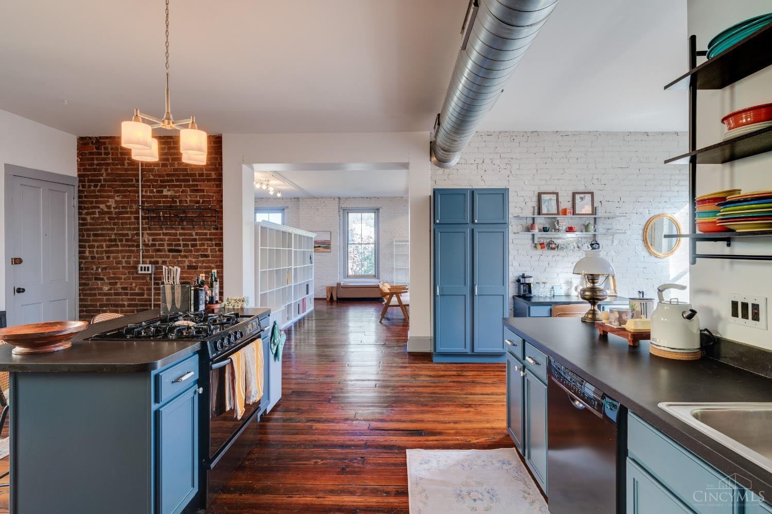 1420 Main Street #4-F - 4