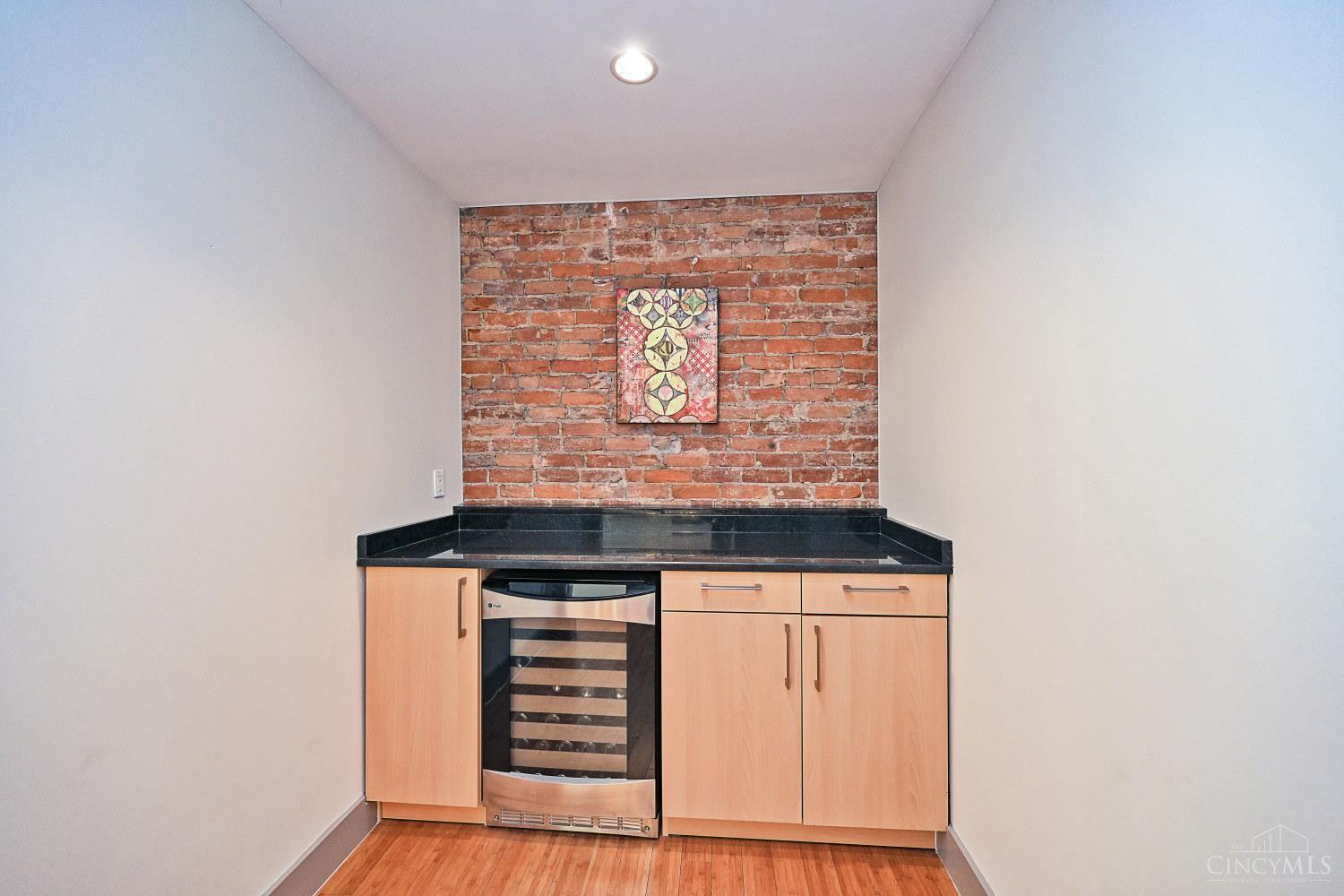 15 W Fourth Street #407 - Main