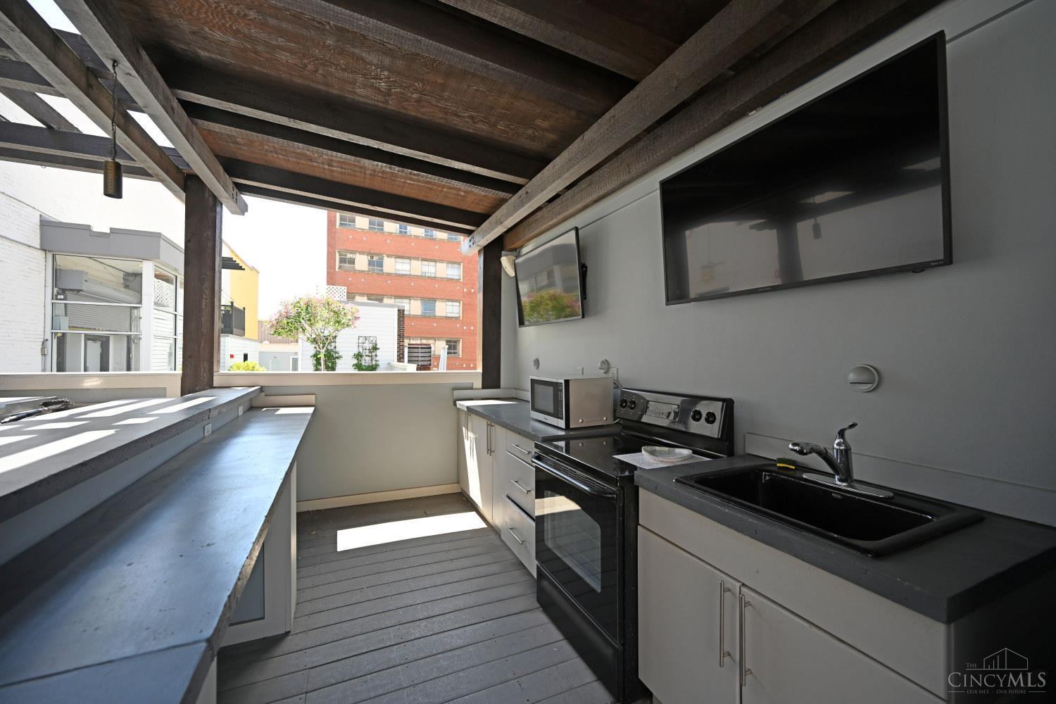15 W Fourth Street #407 - 3