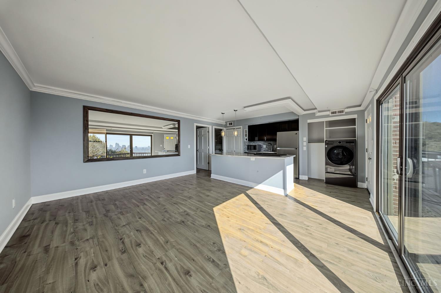 2500 Warsaw Avenue - 3