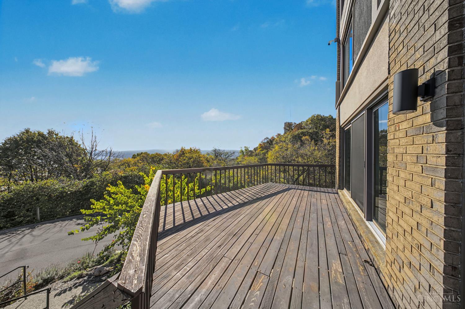 2500 Warsaw Avenue - 4