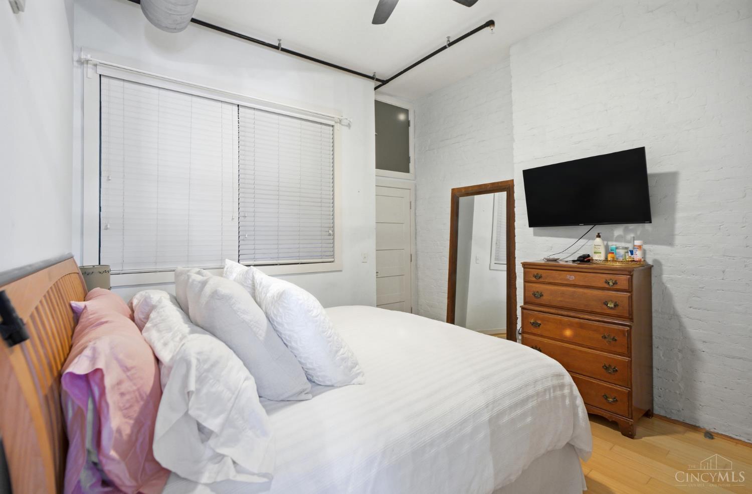 1202 Main Street #6 - 3