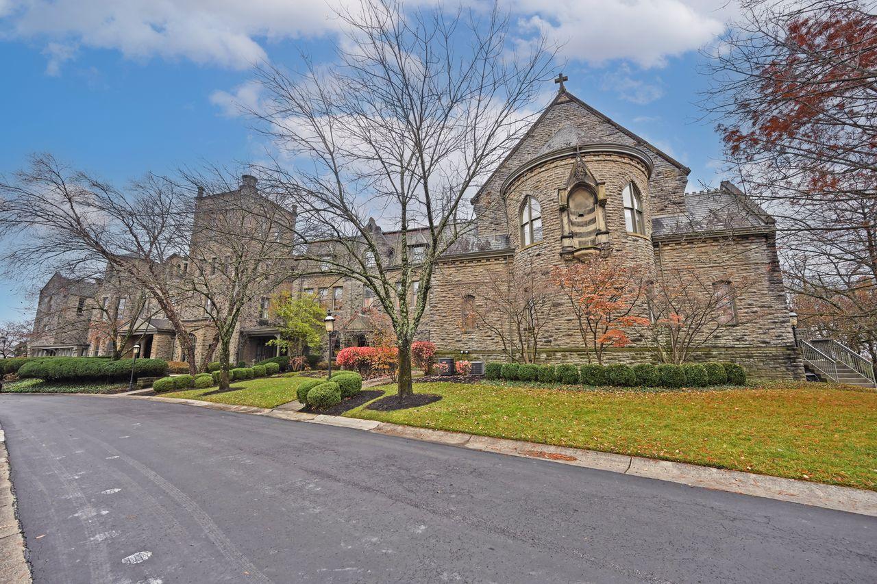 The Windings in Clifton interior and amenity photo 2 - Cincinnati condominiums